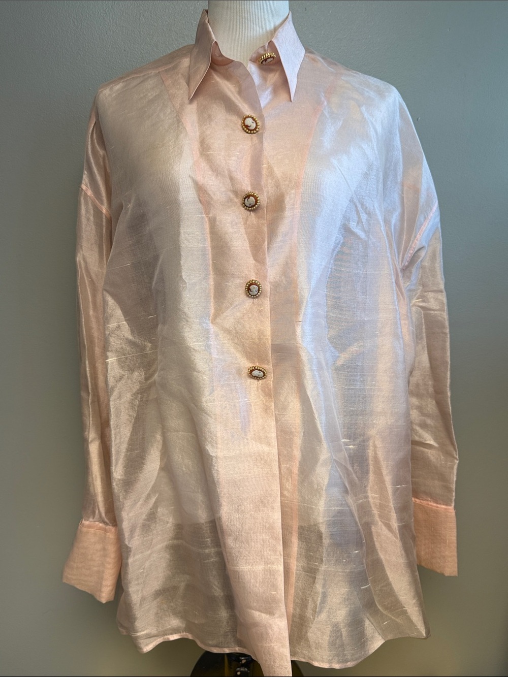 Dolce & Gabbana Pink Silk Cameo Button Blouse Italy Size 42 Button Front